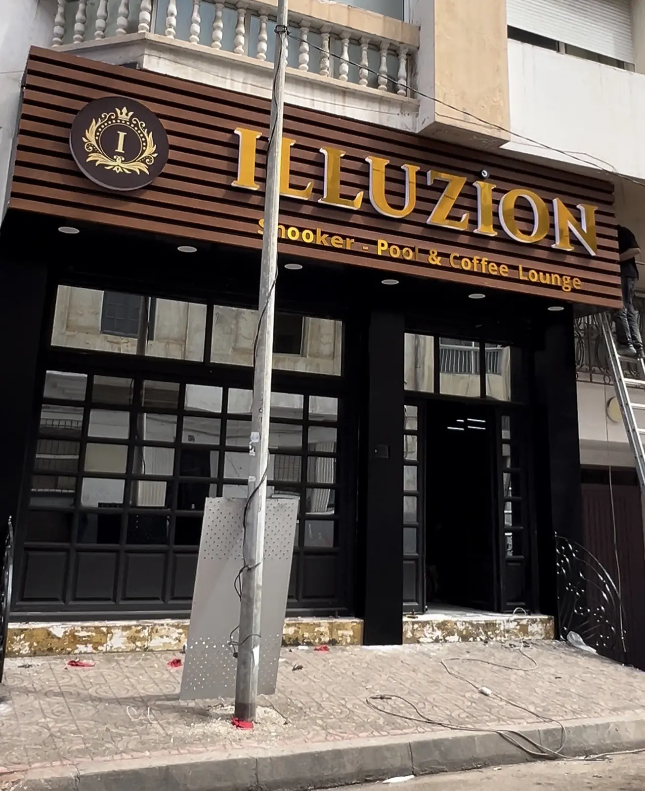 Réalisation Benik Pub — Habillage façade
