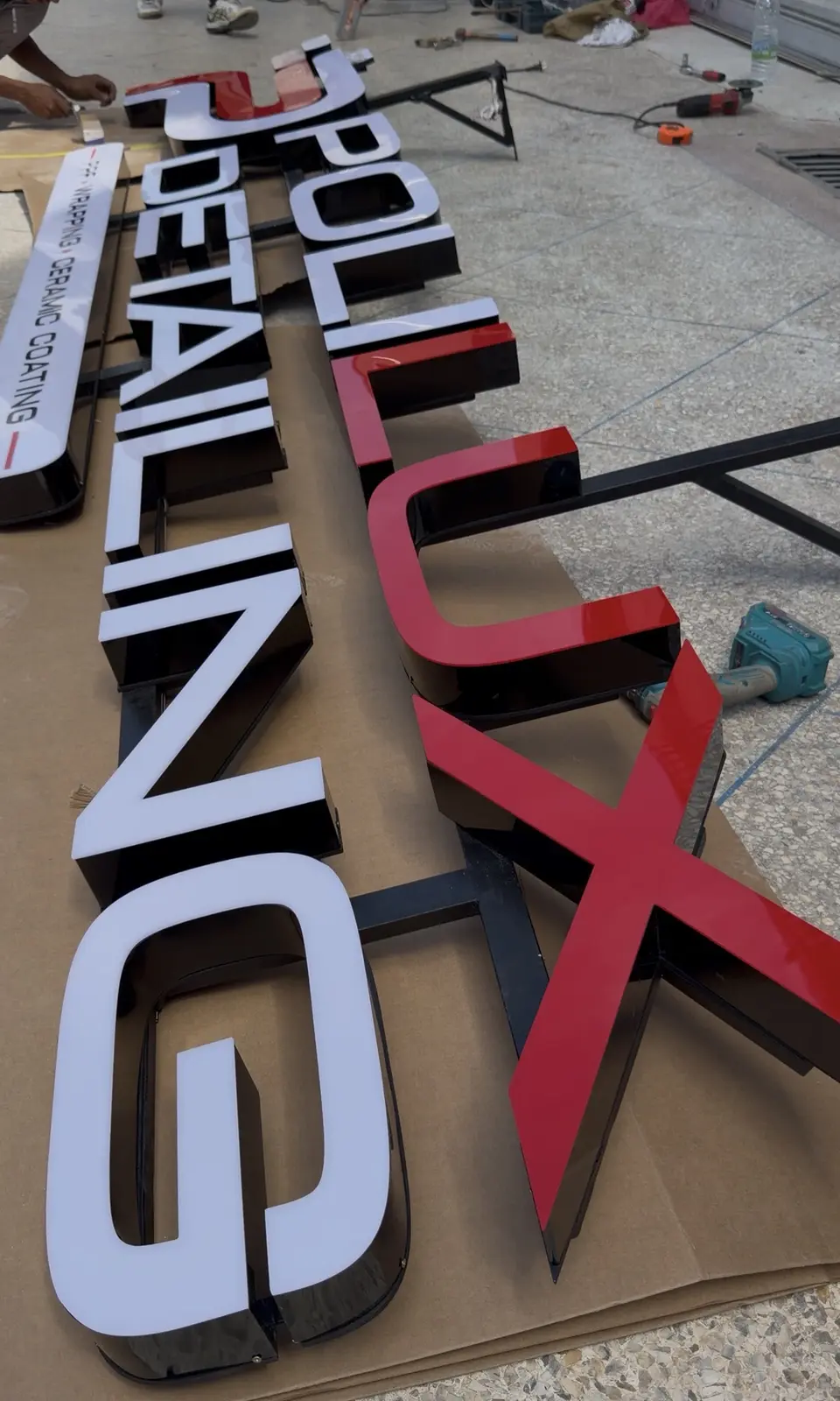Réalisation Benik Pub — Lettrage 3D