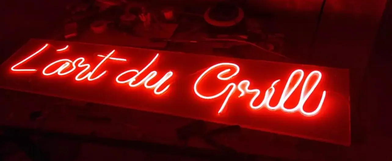 Réalisation Benik Pub — Neon Flex